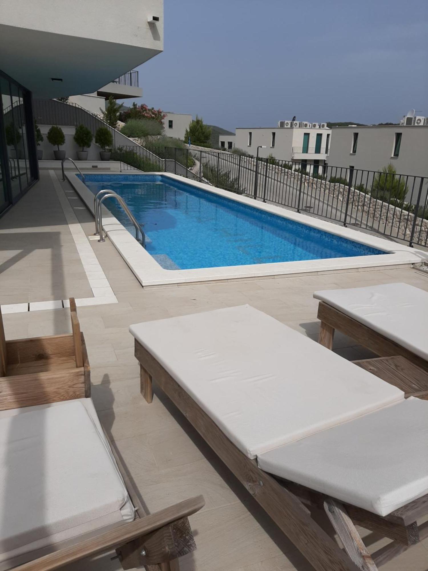 White Cloud Apartments كورتْشولا المظهر الخارجي الصورة
